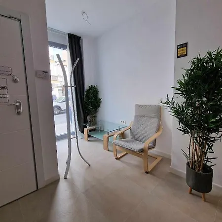 Moderno 3 En Calle Marmoles Malaga